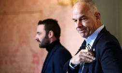 Le président de la Fédération nationale des syndicats d'exploitants agricoles (FNSEA) Arnaud Rousseau et le président du syndicat des Jeunes agriculteurs (JA) Pierrick Horel arrivent pour une réunion avec la ministre de l'Agriculture Annie Genevard à Paris, le 29 novembre 2024