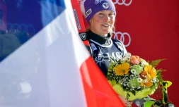 La joie de la Française Tessa Worley sur le podium après sa victoire en slalom géant à Lenzerheide, le 27 janvier 2018