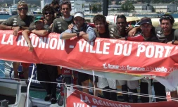 Tour de France à la voile 2011 -
L'équipage du bateau Île de La Réunion - Ville du Port