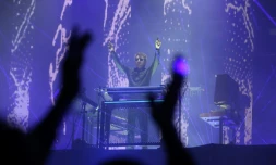 Le compositeur français Jean-Michel Jarre lors de son concert pour la sauvegarde de la mer Morte, le 6 avril 2017 au pied de la forteresse de Massada, en Israël