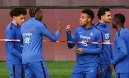 Désiré Doué (c) lors de l'entraînement de l'équipe de France, à la veille du match de Ligue des nations contre la Belgique, le 27 septembre 2026 à Bruxelles