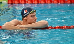 Le Français Léon Marchand, après sa série victorieuse du 200 m 4 nages lors de l'étape de Coupe du monde de Shanghai, en Chine, le 19 octobre 2024.