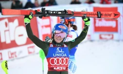 La joie de l'Américaine Mikaela Shiffrin après avoir remporté le slalom de Lienz en Autriche, le 29 décembre 2019