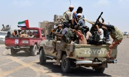 Des combattants fidèles au président Abedrabbo Mansour Hadi le 1er octobre 2015 près d'Aden