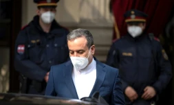 Le représentant iranien, Abbas Araghchi, quittant le Grand HÎtel de Vienne aprÚs des pourparlers sur le nucléaire le 27 avril 2021