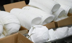 Des masques FFP2 dans une usine de production dans le sud de l'Allemagne, le 20 janvier 2021