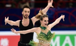 Les danseurs sur glace français Gabriella Papadakis et Guillaume Cizeron lors de leur programme court aux Mondiaux, le 23 mars 2018 à Milan