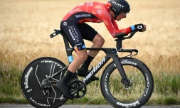 Le coureur belge de l'équipe Bahrain Victorious, Dylan Teuns, lors de la quatrième étape du Critérium du Dauphiné, entre Montbrison et La Batie d'Urfe, le 8 juin 2022
