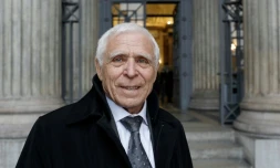 Christian Iacono pose après avoir été acquitté par le tribunal de Lyon le 25 mars 2015