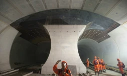Le tunnel ferroviaire du Saint-Gothard, le plus long au monde avec 57 km, va fluidifier et d'augmenter le trafic entre le nord et le sud de l'Europe, à Sedrun  le 6 mai 2009