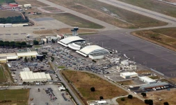 Vue aérienne de l'aéroport de Bastia, le 29 juin 2013 en Corse