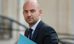 Le ministre français des Affaires étrangères, Jean-Noël Barrot, arrive à un dîner de travail au palais de l'Elysée, à Paris, le 5 mai 2025
