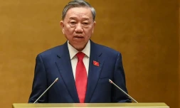 Le prĂ©sident vietnamien To Lam prononce un discours aprĂšs avoir prĂȘtĂ© serment lors de la session d'Ă©tĂ© de l'AssemblĂ©e nationale Ă HanoĂŻ, le 22 mai 2024