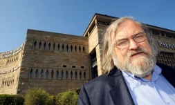 L'Ă©crivain et prĂ©sident du festival du film et du livre Ătonnants Voyageurs, Michel Le Bris, le 22 mai 2010 Ă Saint-Malo, en Ile-et-Vilaine