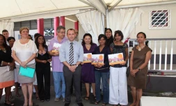 Lundi 22 août 2011: Visite d'Eric Fruteau à l'école Raphaël Vidot (photo DR)