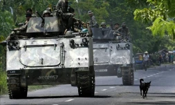 L'armée philippine le 26 mai 2009 lors d'une opération contre des séparatistes à Datu Piang