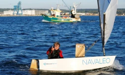 Tom Goron, 12 ans, à son arrivée à Cherbourg-Octeville après avoir battu le 27 juin 2018 le record de la traversée de la Manche en solitaire en Optimist