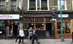 Devanture du café retro dédié au céréales dans le quartier Shoredish (est de Londres), le 12 octobre 2015