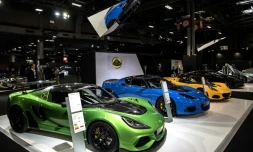 Des voitures Lotus présentées au Mondial de l'automobile le 04 octobre 2018 à Paris 