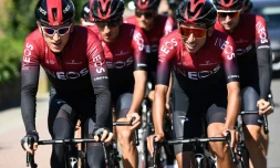 Le Gallois Geraint Thomas et le Colombien Egan Bernal lors d'un entraßnement, le 4 juillet 2019 prÚs d'Overijse, en Belgique, deux jours avant le départ du Tour de France
