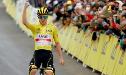 Le Slovène Tadej Pogacar vainqueur de la 18e étape du Tour de France, entre Pau et Luz Ardiden, le 15 juillet 2021