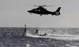 Saint-Leu - Lundi 5 septembre 2011 - hélitreuillage d'un pêcheur en difficulté en raison de la forte houle