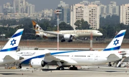 Un avion de la compagnie nationale Etihad Airways transportant une délégation officielle des Emirats arabes unis, atterrit à l'aéroport Ben Gourion de Tel-Aviv, le 20 octobre 2020