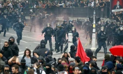 Heurts entre policiers et manifestants contre la loi travail, le 15 septembre 2016 Ă Paris