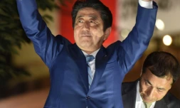 Le Premier ministre Shinzo Abe fait campagne à Tokyo le 20 octobre 2017