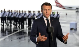 Le président Emmanuel Macron s'exprime le 23 octobre 2019 lors d'un déplacement à Saint-Denis de la Réunion