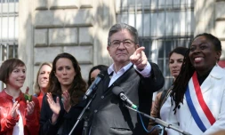 L'Insoumis Jean-Luc Mélenchon s'exprime lors de la manifestation du 1er mai à Paris 