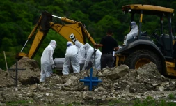 Enterrement d'une victime du Covid-19 dans un cimetière de Tegucigalpa, au Honduras, le 20 juin 2020