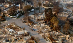 Des maisons détruites par l'incendie dans le quartier de Pacific Palisades à Los Angeles, en Californie, le 9 janvier 2025