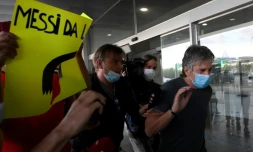 Jorge Messi, père et agent de Lionel Messi, arrive à l'aéroport de Barcelone le 2 septembre 2020