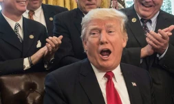 Le président Trump dans le bureau ovale de la Maison Blanche, le 21 mars 2017 à Washington