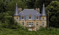 Le chùteau de Sautou, ancienne propriété de Michel Fourniret, photographié en 2004