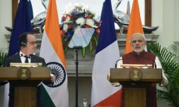 Le Premier ministre indien Narendra Modi (g) et le président français François Hollande à New Delhi le 25 janvier 2016