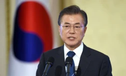 Le président sud-coréen Moon Jae-In donne une conférence de presse à Séoul, le 17 août 2017