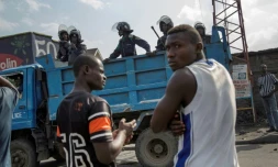 La police patrouille dans le quartier de Majengo à Goma, dans l'est de la RDC le 19 décembre 2016