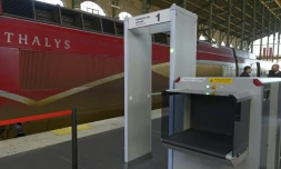 Un nouveau portique de sécurité à la gare du Nord à Paris, le 21 décembre 2015