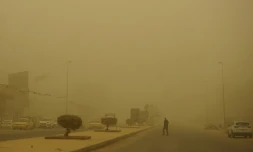 Une rue de Bagdad pendant une tempête de sable, le 5 mai 2022 en Irak