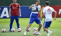 L'attaquant russe Artem Dzyuba (c) lors d'une séance d'entraînement de la Sbornaïa, le 28 juin 2018 à Novogorsk  