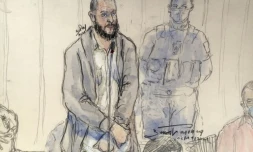 Croquis d'audience de Salah Abdeslan (g), lors du procĂšs des attentats du 13 novembre 2015, le 2 novembre 2021 Ă Paris