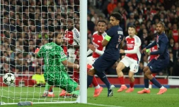 Gianluigi Donnarumma et la défense du PSG concÚdent le 2e but à Arsenal, le 1er octobre 2024 à Londres