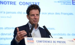 Le président du Medef Geoffroy Roux de Bezieux le 24 janvier 2022 à Paris 