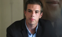 Ludovic Pajot, 23 ans, nouveau député FN à l'Assemblée nationale, lors d'une conférence de presse, le 19 juin 2017 à Hénin-Beaumont