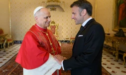 Rencontre entre Emmanuel Macron et le pape Léon XIV au Vatican, le 10 avril 2026. Photo transmise par le Vatican