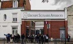 Des élèves devant le lycée Averroès, principal lycée musulman de France, le 28 septembre 2023 à Lille