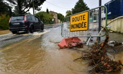 Un Ă©pisode mĂ©diterranĂ©en intense va frapper le sud-est de la France, oĂč cinq dĂ©partements, le Var, le Gard, l'HĂ©rault, la LozĂšre et l'ArdĂšche, ont Ă©tĂ© placĂ©s en alerte orange orages et pluie-inondation