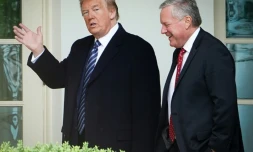 L'ex-président américain Donald Trump et son chef de cabinet Mark Meadows, à la Maison Blanche, le 8 mai 2020